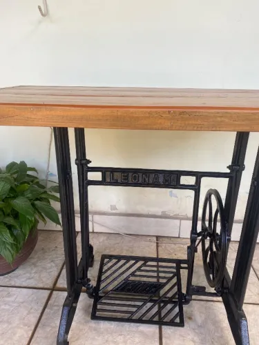 Mesa máquina costura leonam