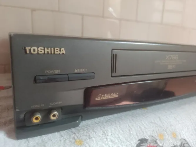 Vídeo cassete Toshiba