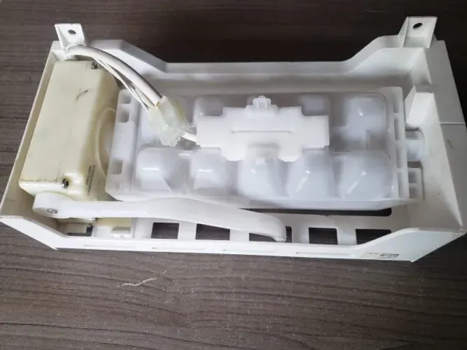 FABRICADOR GELO GELADEIRA 490,00