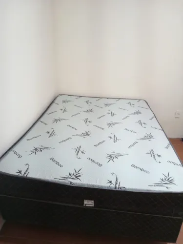Colchão de casal com Box (tamanho padrão)