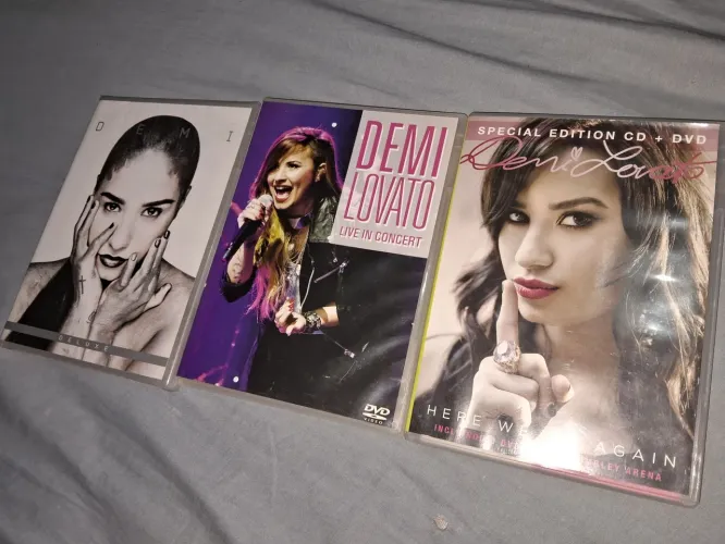 Coleção de Dvds Demi Lovato Here We Go Again + Live In Concert 