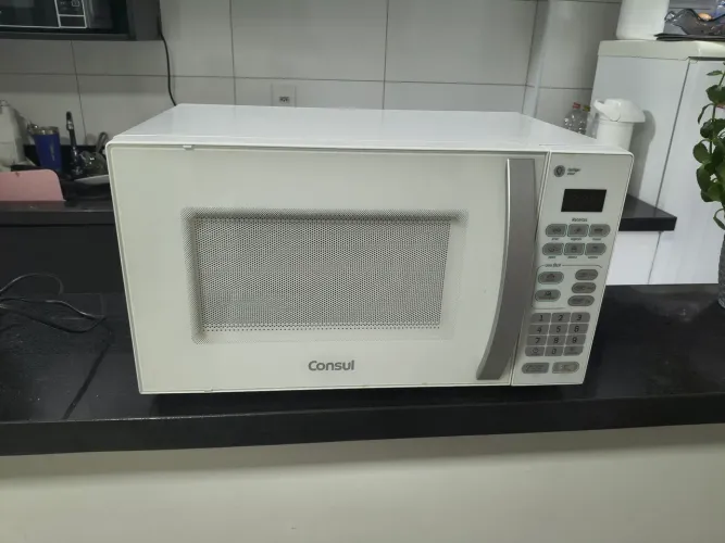Micro-ondas Consul 20 Litros 220V - Excelente Estado