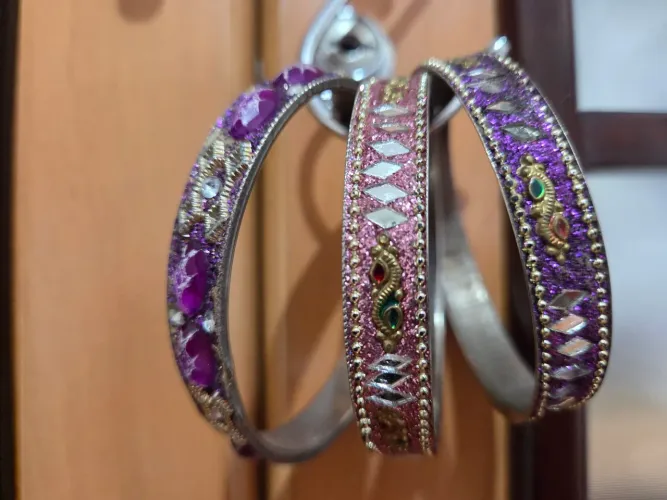 Bijuterias, 15 reais cada pulseira