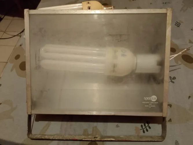 Vendo refletor spotlux 400/ 500w 127/220 v