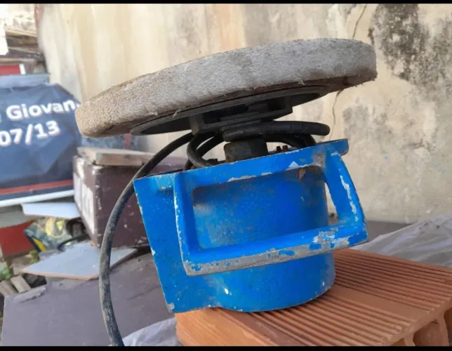 Vendo lixadeira elétrica