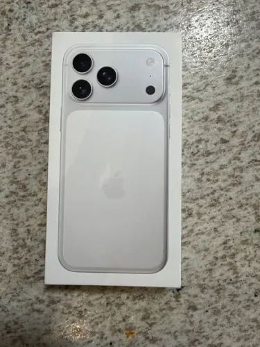 iPhone 17 Pro Max - 1 TB - 100% de bateria - Na garantia até agosto de 2027. 