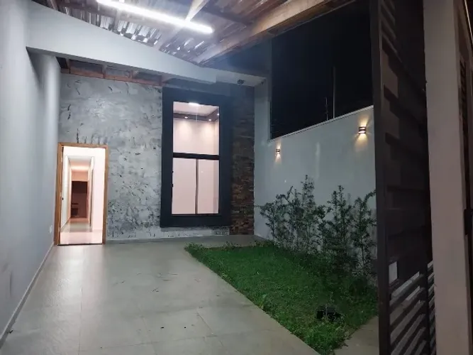 Vende-se Linda casa