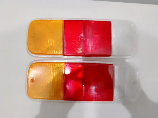 Par de Lentes da Lanterna Traseira Kombi - Com Detalhe