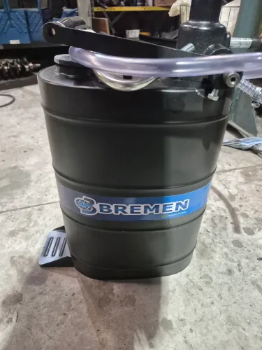 Bomba de óleo manual Bremen 16L