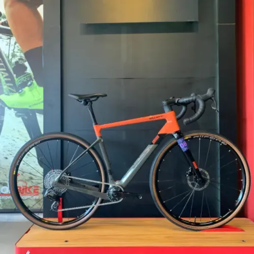 Swift Univox Evo Gravel Carbon SRAM Rival eTap AXS 12v Seminova T-51