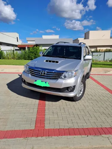 Toyota Hilux CD SRV D4-d 4X4 3.0 TDI Diesel AUT 2011