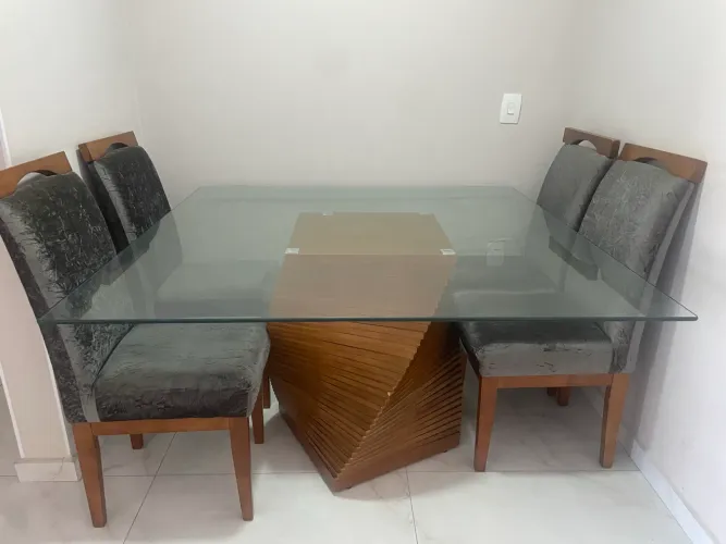 Conjunto Mesa de jantar - 6 cadeiras