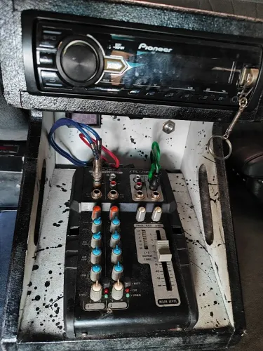 Pra hoje !!!!Som automotivo completo 