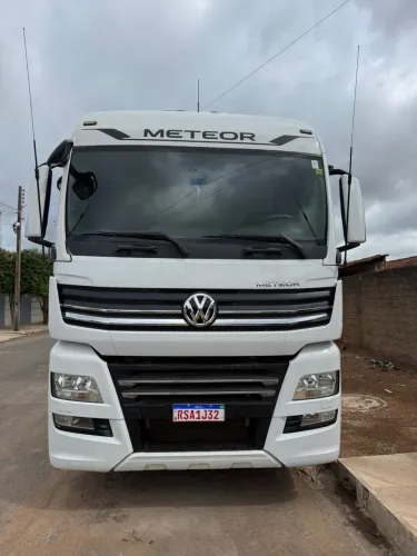 VW Meteor 29520 com rodo caçamba