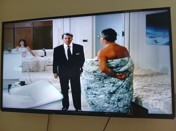 Vendo uma TV 40 polegadas sem o controle mais funcionando tudo ok