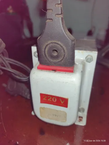 Vendo transformador inversor de voltagem 