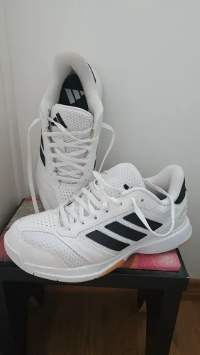 Tenis adidas ligra 38