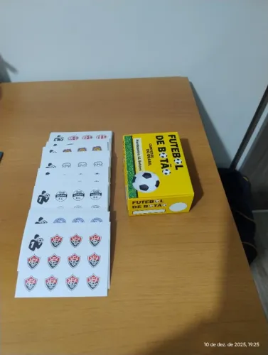 Futebol de Botão - 140 Cartelas adesivas destacáveis - Similar ao Canindé