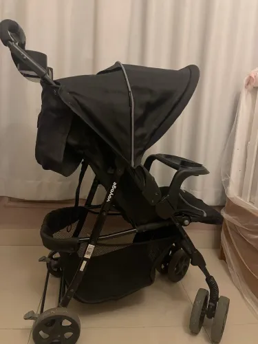 Vendo carrinho de bebê voyage