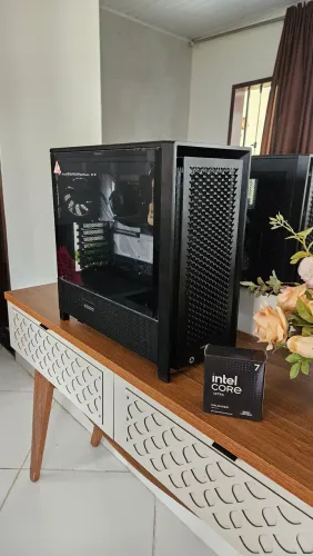 PC KIT UPGRADE INTEL CORE ULTRA 7, B860 GAMING X, WATERCOOLER AORUS, GABINETE CORSAIR 
