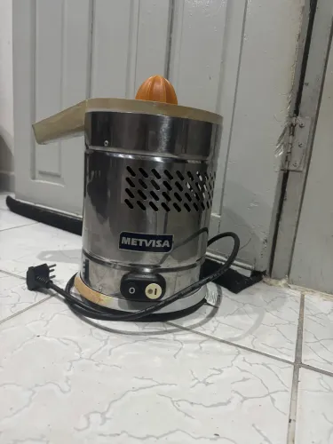 Espremedor de laranja profissional novo