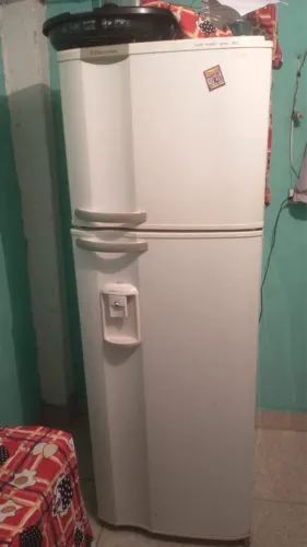 Geladeira Electrolux usada