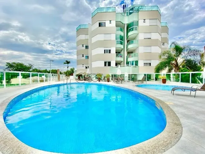 APARTAMENTO À VENDA NO ABRAÃO - 02 DORMITÓRIOS COM SUÍTE - CHURRASQUEIRA - VISTA MAR