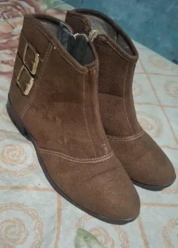 Vendo bota tamanho 36