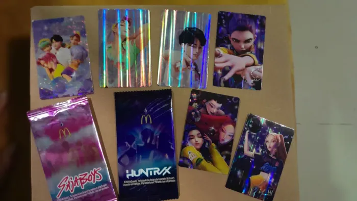 Cartões huntrix e SajaBoys