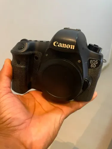 Canon 6D com caixa, e todos acessórios - incrível.