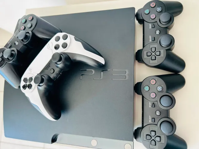  PS3 Desbloqueado + 4 Controles Sem Fio + Jogos Instalados | Completo
