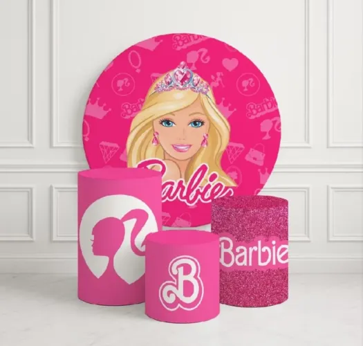 Barbie pegue e monte