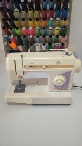 Máquina de Costura Singer Facilita Pretê-a-Porter