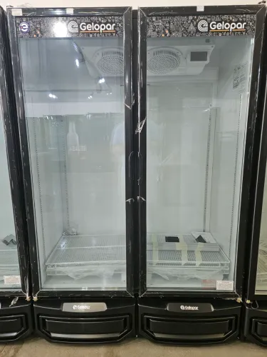 cervejeira duas portas de 950 litros Gelopar - nova