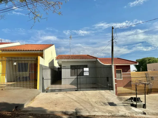 Casa com 02 Dormitórios - Parque Lagoa Dourada