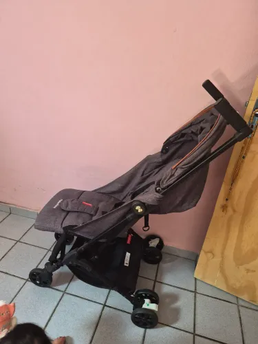 Carrinho de bebê novo