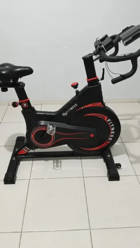 Bicicleta de Spinning Magnética (13 kg) - Silenciosa e Super Conservada!
