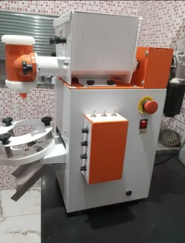 Máquina de salgados nova em ótimo estado
