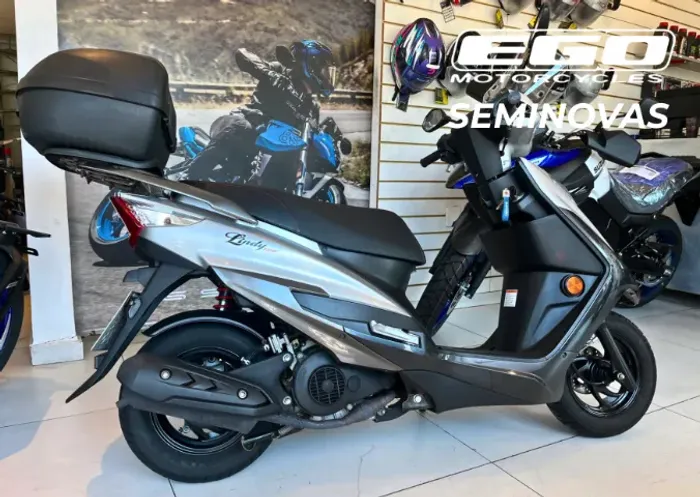 Lindy 125 2023 apenas 9.700 Km