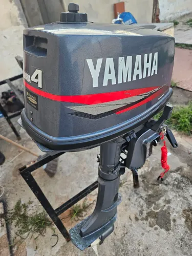 Motor popa Yamaha 4hp
