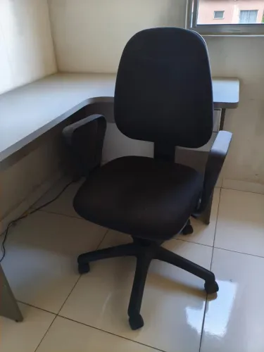 Cadeira de Escritório Giratória Executiva com Braços