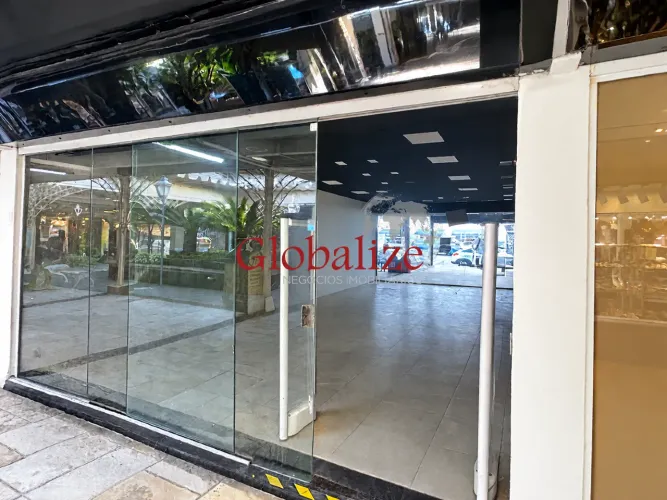 Loja para Locação com banheiro e Mezanino BOQUEIRÃO / R$ 8.000,00 ( Pacote)