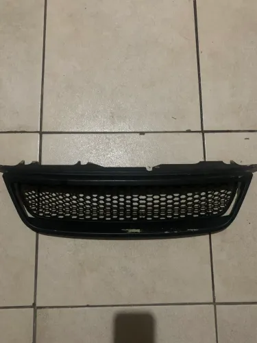 Grade colmeia dianteira Fiat Ideia 2006 a 2011  