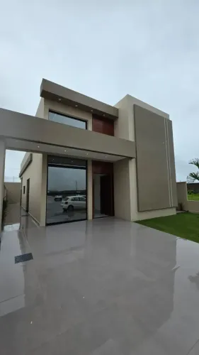 CL035 - Casa em Condomínio Fechado, 03 quartos sendo 02 suítes, 01 closet, piscina, 120M2