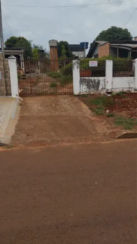 É pra vender rápido ,Vendo meio lote escriturado pronto pra construir