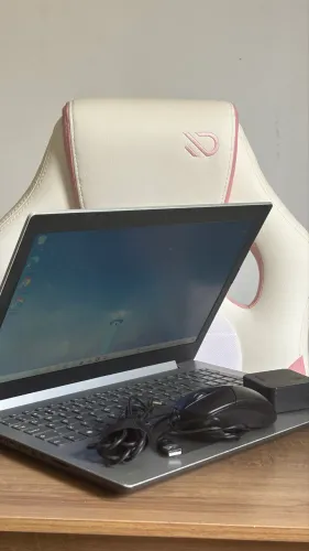 Notbook Lenovo 4/1T de memória