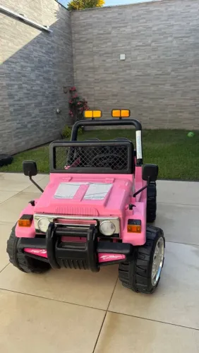 Carro Elétrico Rosa