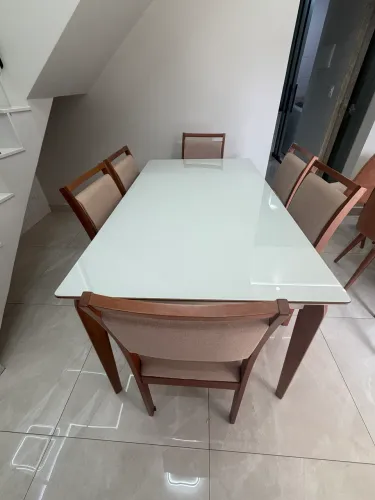 Mesa com 06 Cardeira - 1.60m por 60 semi Nova e elegante