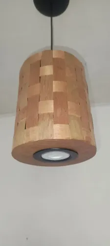 Luminária em madeira com marchetaria acompanha lâmpada dicroica led embutido quente 