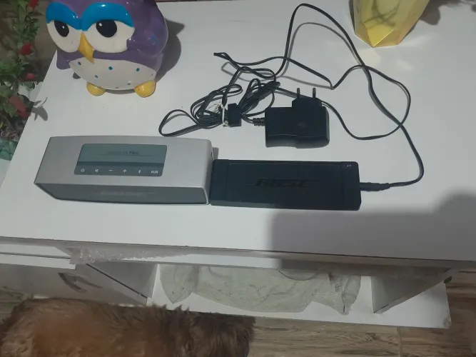Caixinha de som bluetooth Bose soundlink mini completa com o carregador berço original